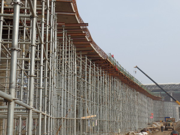 呼倫貝爾市盤(pán)扣式腳手架租賃工程實(shí)例